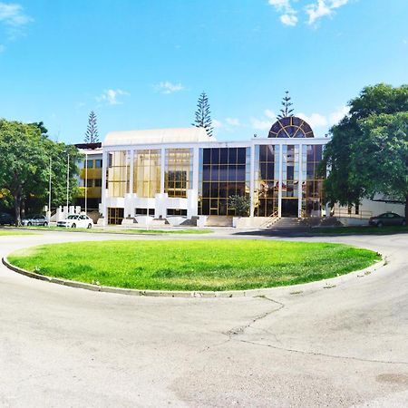 Moradia Geminada V0 - Localizacao Central - Privada Куартейра Номер фото